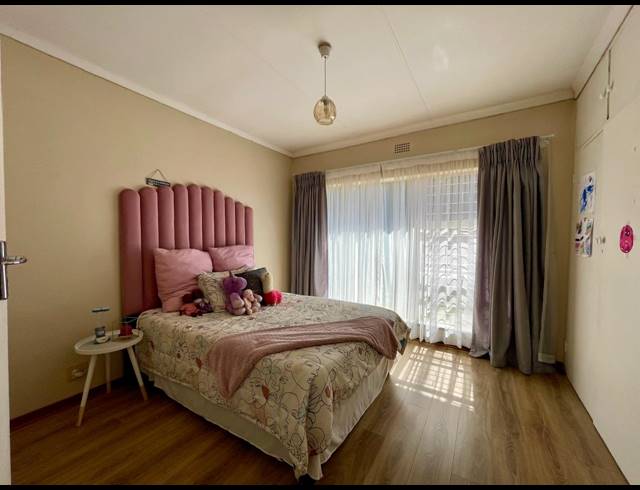 3 BEDROOM HOUSE FOR SALE IN THREE RIVERS EAST